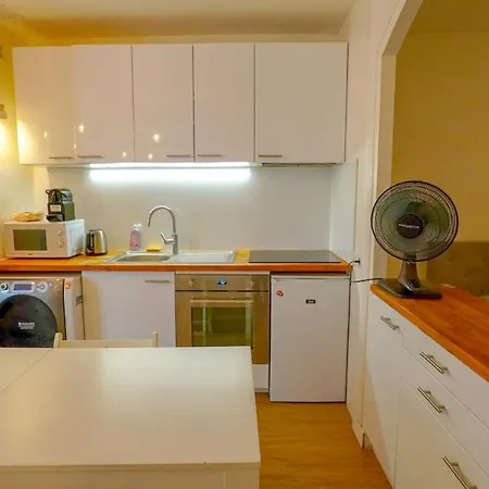 7 Sunny Hideaway Place Des Vosges *